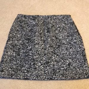 Tahari wool skirt black and white
